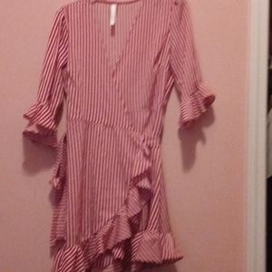 Ruffle rap around red and white dress size large
